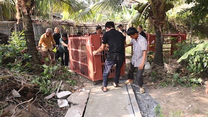 Tổ[-]chức[-]Động[-]vật[-]Châu[-]Á[-]cứu[-]hộ[-]thành[-]công[-]6[-]cá[-]thể[-]gấu[-]ở[-]Bình[-]Dương